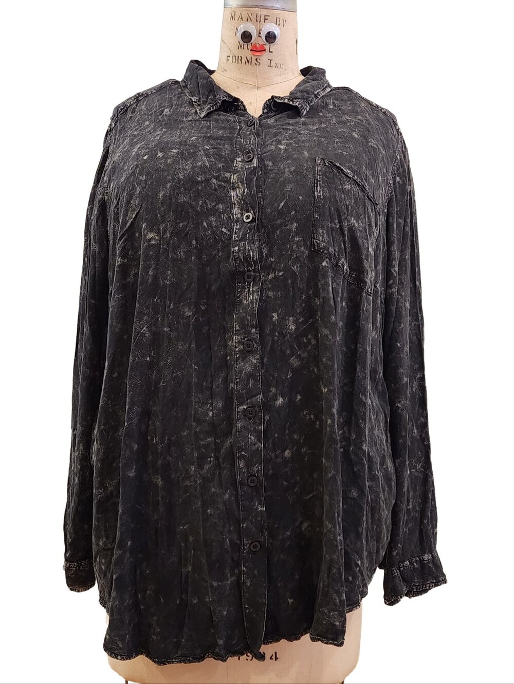 Torrid Black Mineral Wash Rayon Button Up Shirt - Size 4